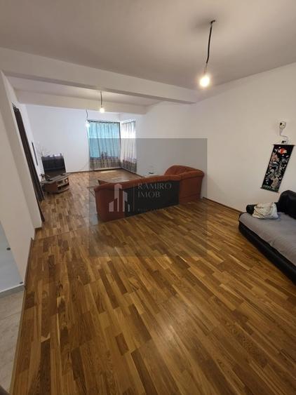 Casă cu 6 camere cu Teren 400 Mp în Clinceni
