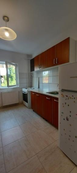 Apartament cu 3 camere decomandat, mobilat în Complex Studențesc