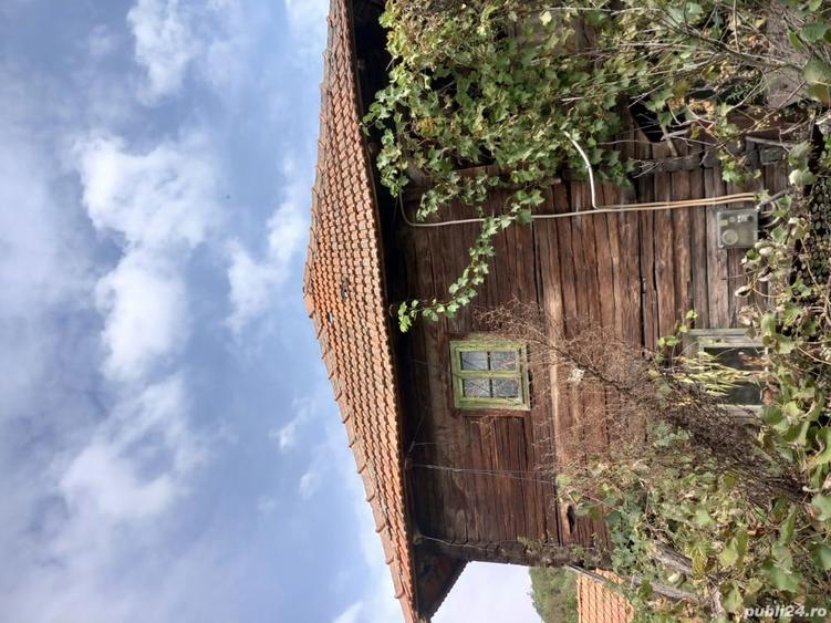 Casă cu 4 camere în Șișești