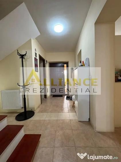 Casă cu 8 camere cu Teren 1086 Mp în Frumușani