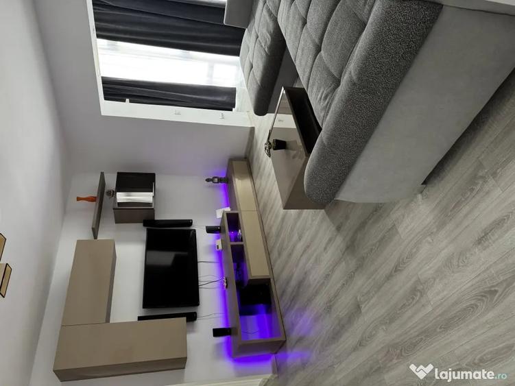 Apartament cu 2 camere semidecomandat în Prundu