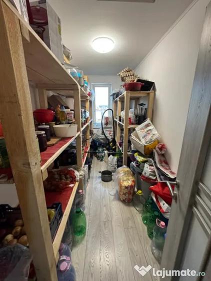 Casă cu 7 camere cu Teren 670 Mp în Săsar