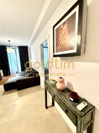 Apartament cu 2 camere semidecomandat, mobilat în Dacia