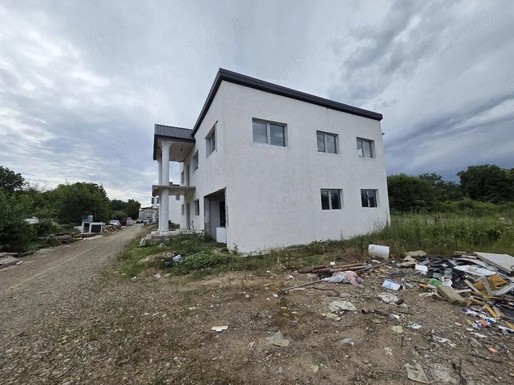 Casă cu Teren 615 Mp în Vernești