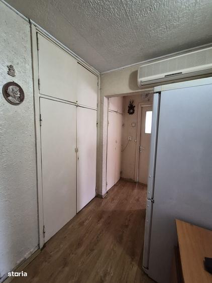Apartament cu 2 camere decomandat în Rovine
