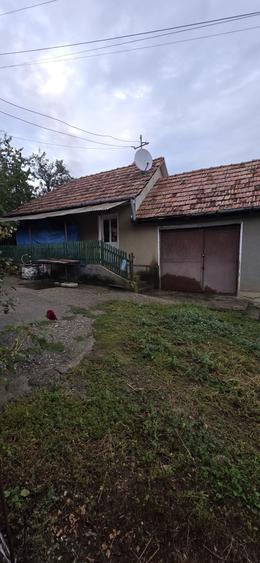 Casă cu 3 camere în Sântandrei