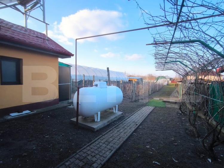 Casă individuală cu 4 camere cu Teren 2000 Mp în Exterior Est