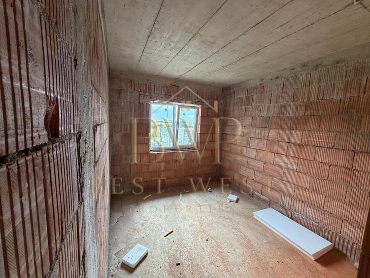 Duplex cu 3 camere cu Canalizare în Urseni