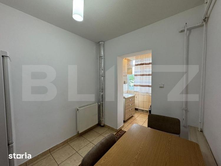 Apartament cu 3 camere decomandat în Sărari