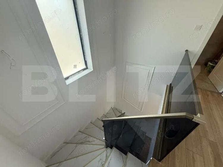 Casă cu 7 camere cu Teren 329 Mp în Central