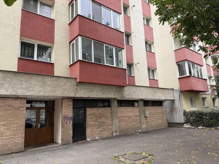 Apartament cu 2 camere decomandat în Exterior Vest