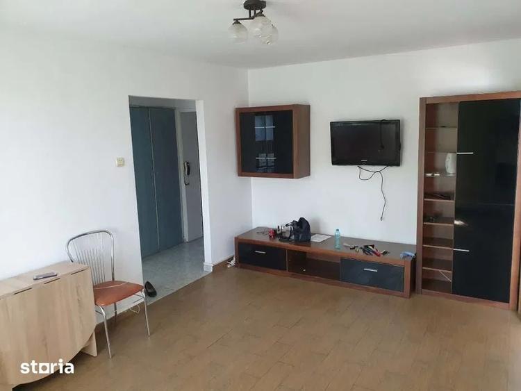 Apartament cu 2 camere semidecomandat în Grivița
