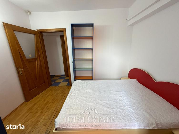 Apartament cu 3 camere decomandat în Republicii