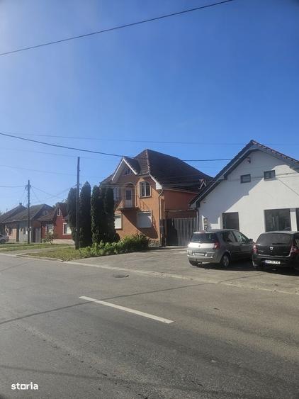 Casă cu 4 camere cu Teren 650 Mp în Iosia