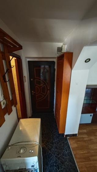 Garsonieră decomandată în 6 Vânători
