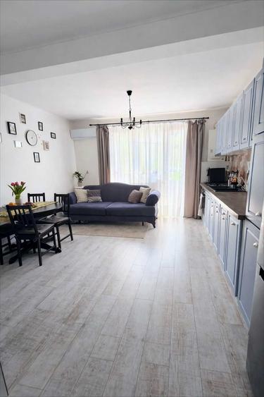 Apartament cu 3 camere decomandat în Florești