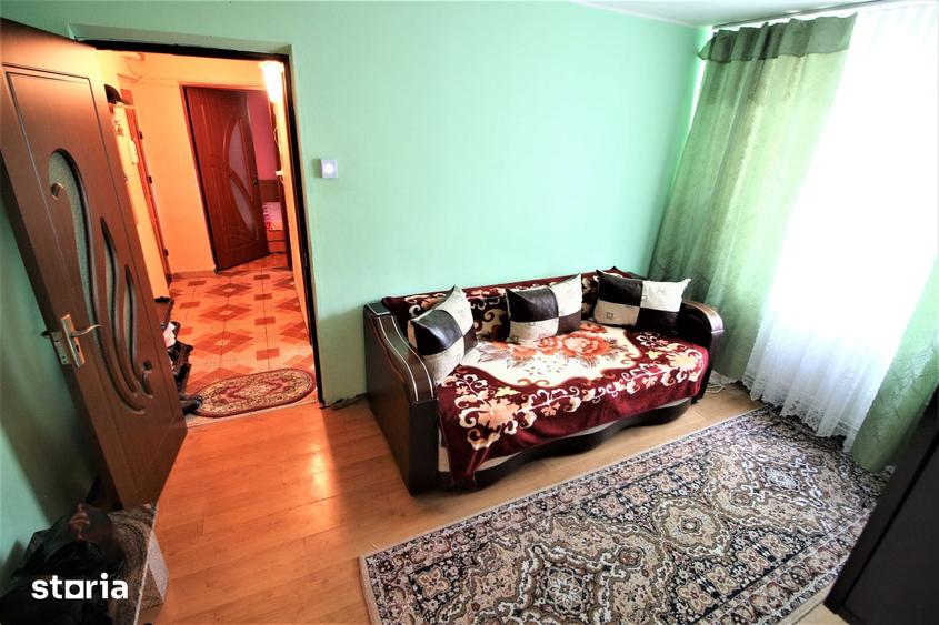 Apartament cu 3 camere în Micro 19