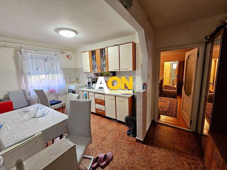 Apartament cu 2 camere semidecomandat, mobilat în Cetate — fotografia 2