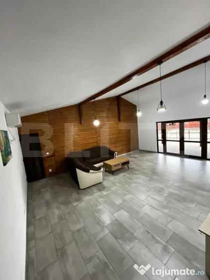 Casă cu 7 camere cu Teren 182 Mp în Beclean