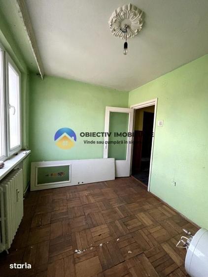 Apartament cu 3 camere decomandat în Est
