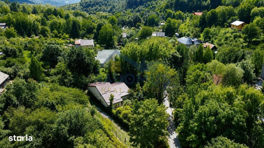 Casă cu 4 camere în Central