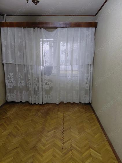 Apartament cu 3 camere decomandat în Traian