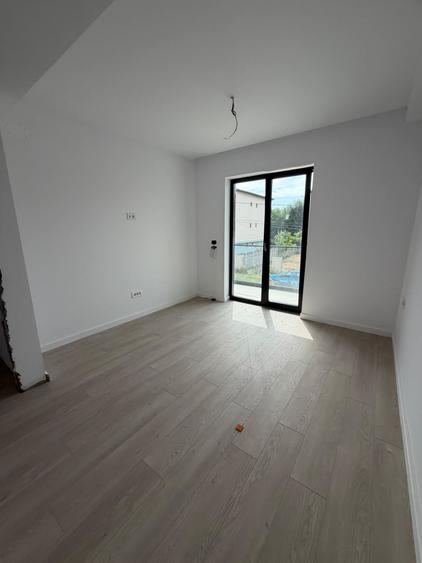 Casă individuală cu 4 camere cu Canalizare în Giroc