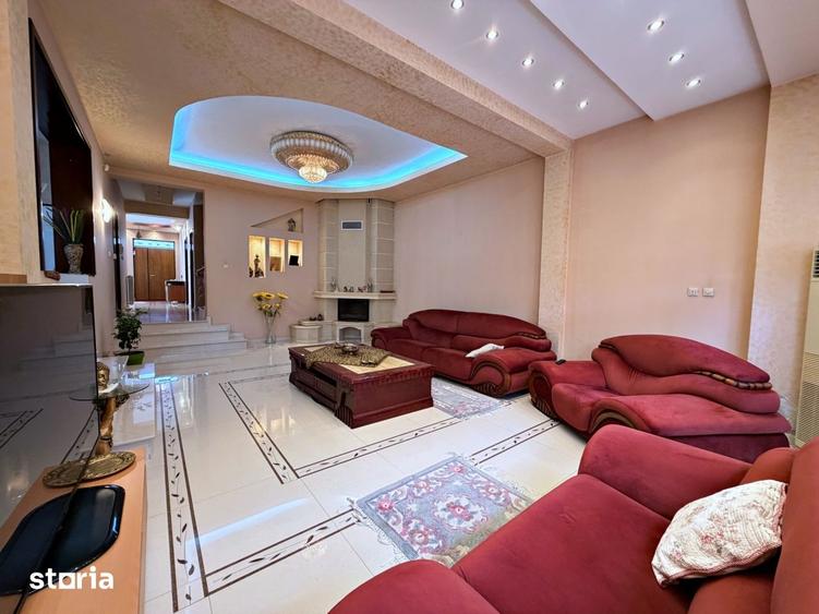 Casă cu 8 camere cu Teren 471 Mp în Centrul Civic