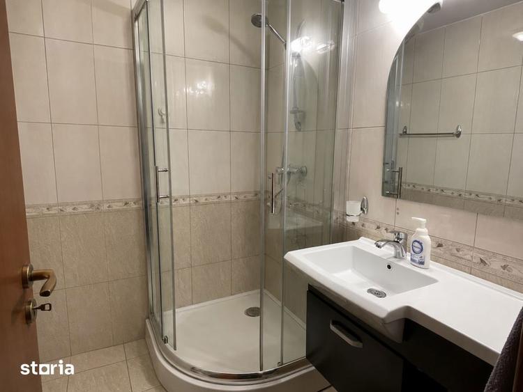 Apartament cu 3 camere decomandat, mobilat în Titan