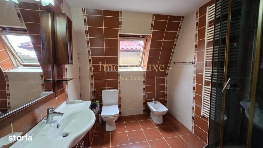 Casă cu 5 camere cu Canalizare în Central