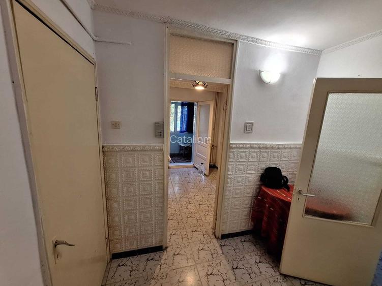 Proprietar, vand apartament 2 camere decomandat, parter cu balcon, in localitatea Craiova, cartier Brazda lui Novac.