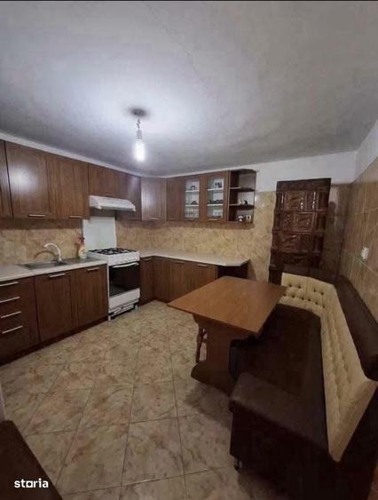 Casă cu 4 camere cu Teren 864 Mp în Central
