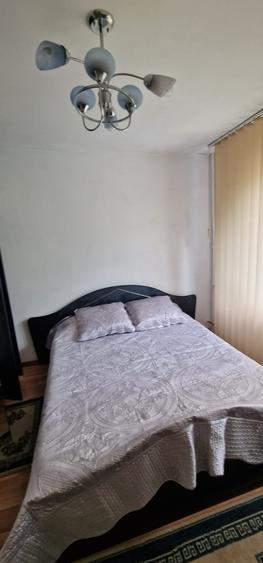Sud ,se inchiriaza apartament decomandat 3 camere,pret 300 euro - 12