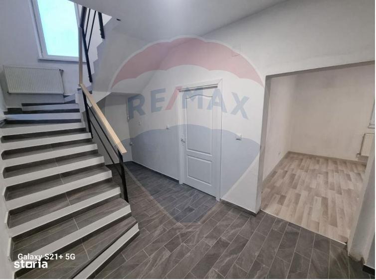 Casă cu 4 camere cu Teren 300 Mp în Central