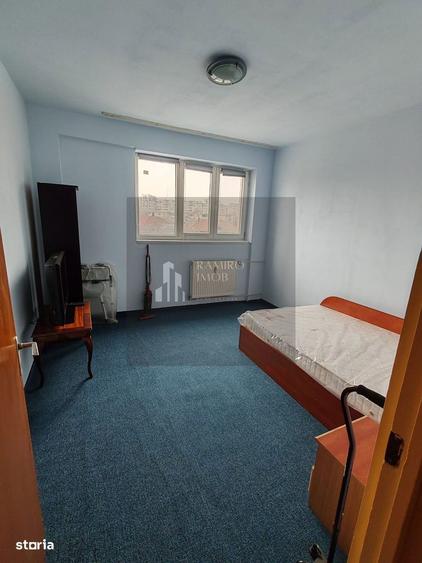 Apartament cu 3 camere decomandat, mobilat în Vitan