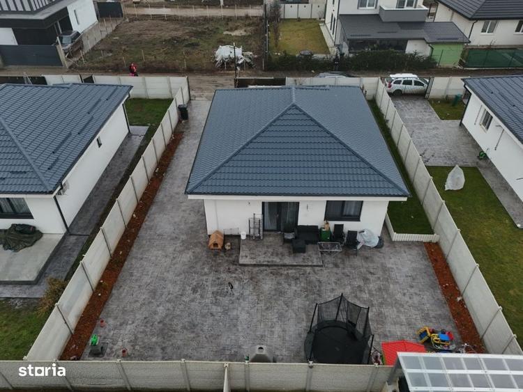 Casă cu 3 camere cu Piscina în Vârteju