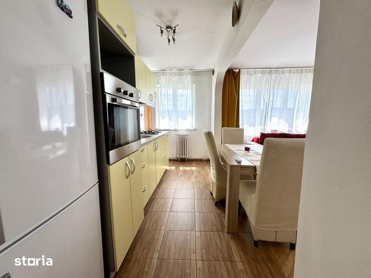 Apartament cu 3 camere decomandat în Plopilor