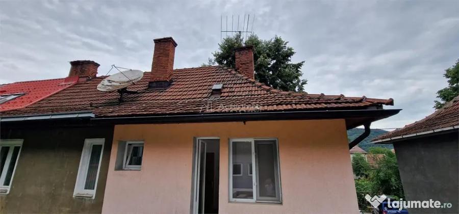 Casă cu 5 camere cu Teren 155 Mp în Muncitoresc