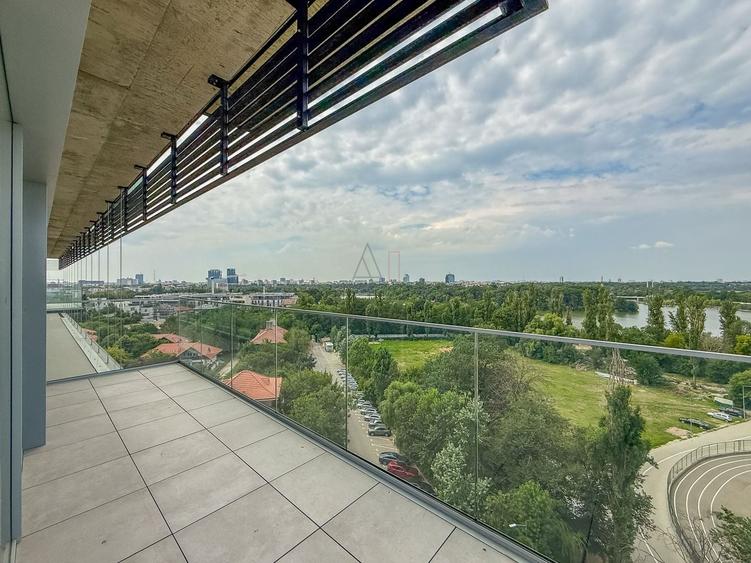 Apartament cu 5 camere semidecomandat în Aviației