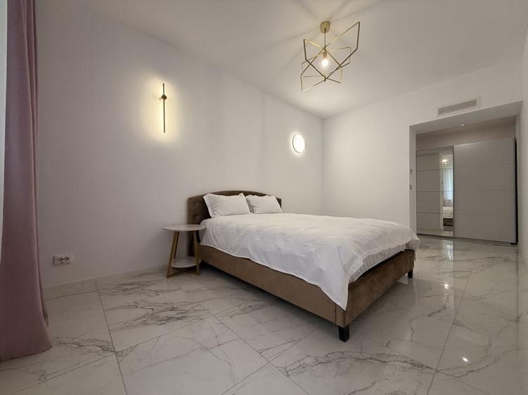 Apartament cu 2 camere decomandat în Runcu