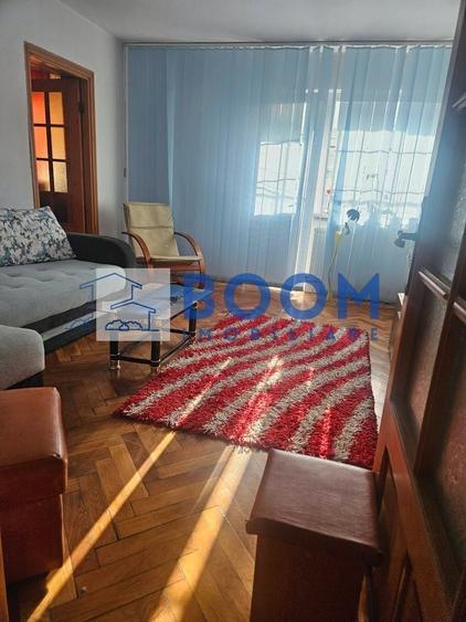Apartament cu 3 camere, mobilat în Traian