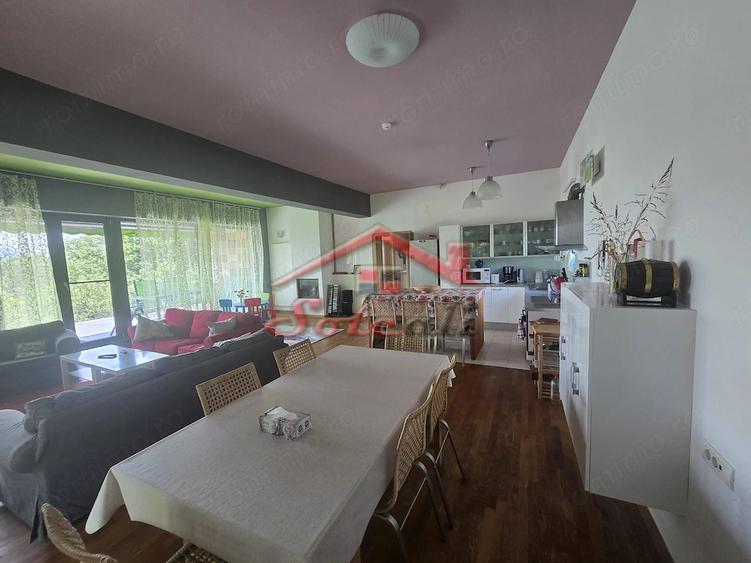 Casă cu Teren 3300 Mp în Cornu