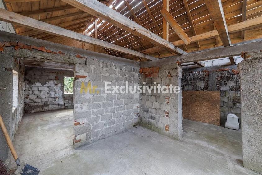 Casă cu 1 camere cu Teren 2140 Mp în Lunca