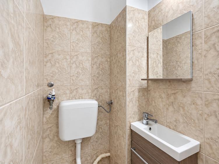 Apartament cu 3 camere semidecomandat, mobilat în Ferdinand