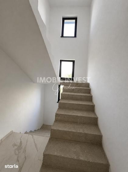 Casă cu 4 camere cu Teren 800 Mp în Central
