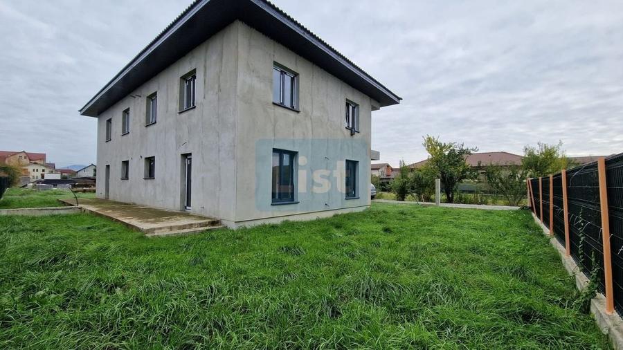 Casă cu 4 camere cu Canalizare în Săsar