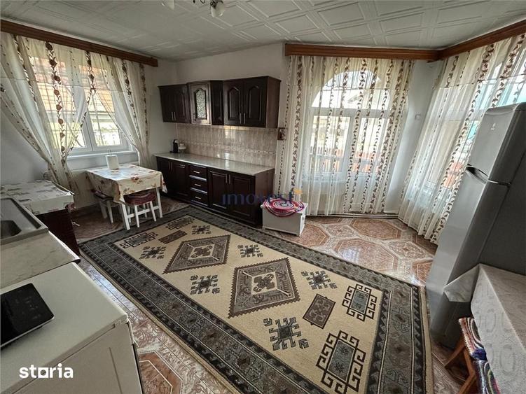 Casă cu 5 camere cu Teren 1200 Mp în Halmeu