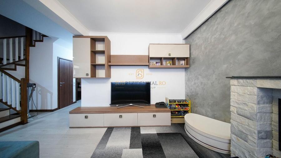 Duplex cu 4 camere cu Canalizare în Central