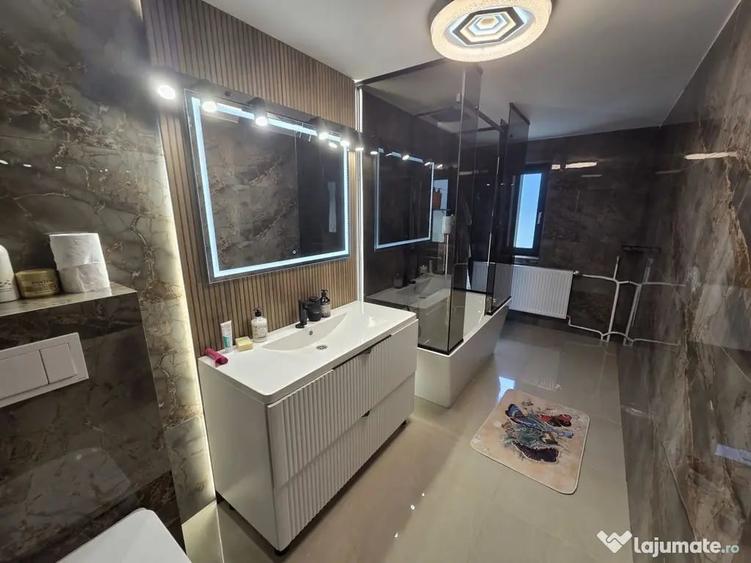 Casă cu 8 camere cu Teren 1500 Mp în Rediu