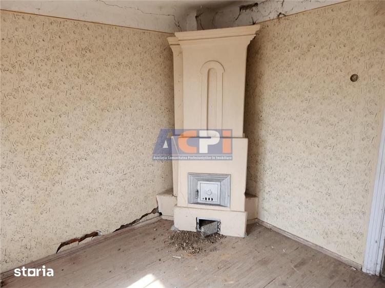 Casă cu 4 camere cu Teren 2150 Mp în Ulmi
